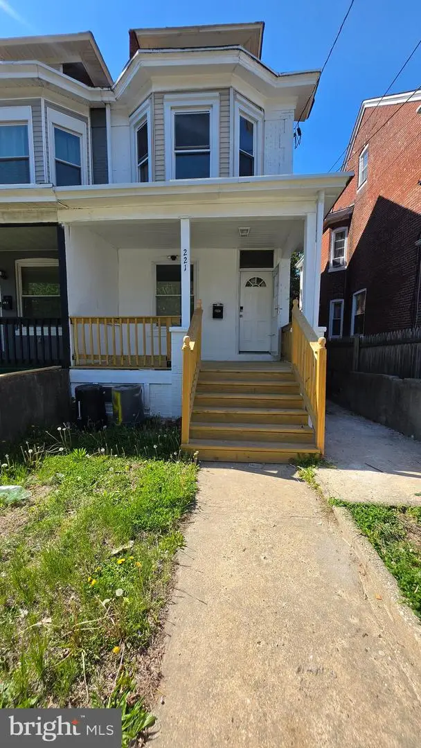 221 Highland Ave, Trenton, NJ 08618 - #1