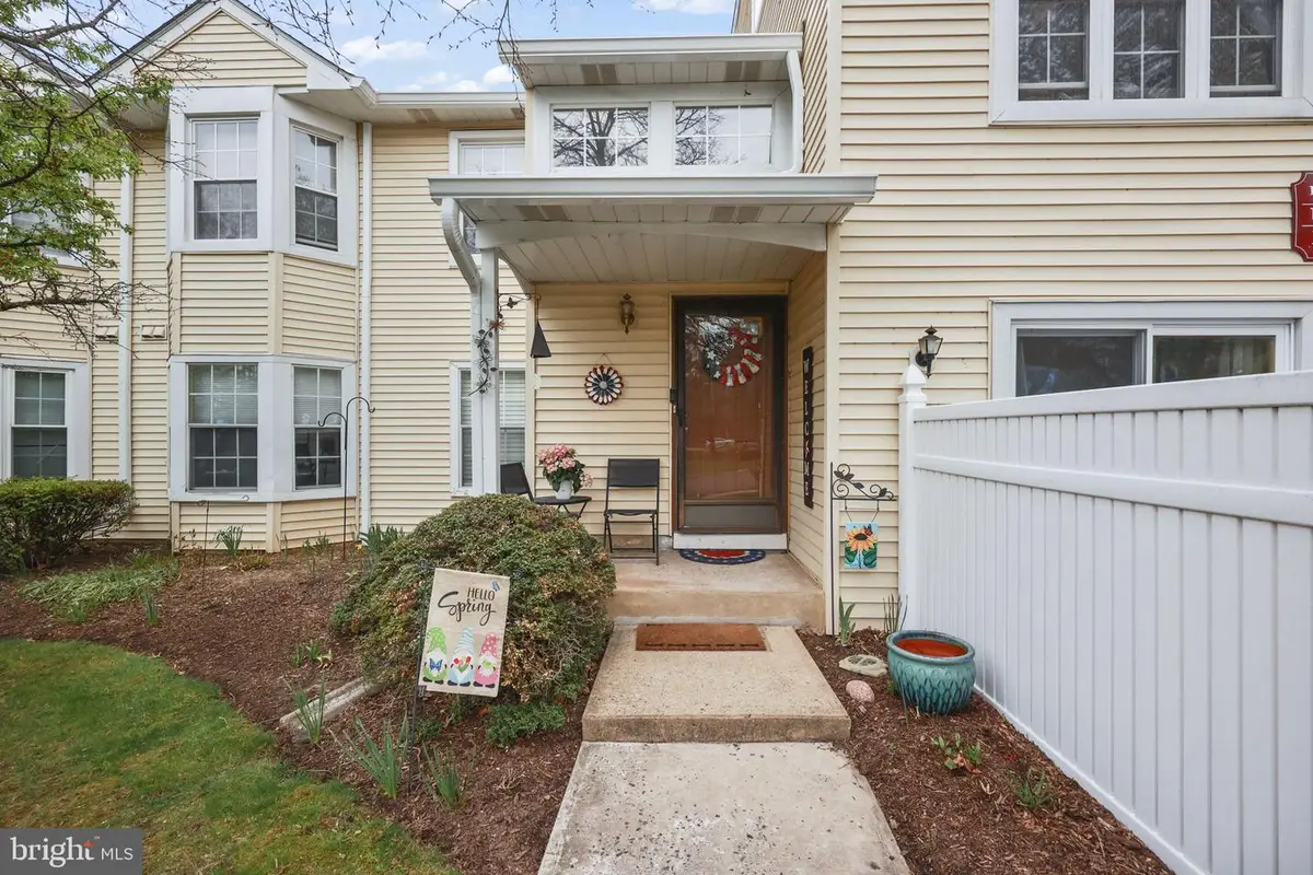 10 Fryer Ct, Hightstown, NJ 08520 - #1