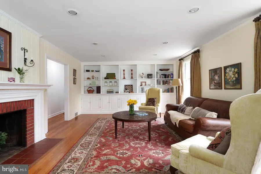 17 Park Ave, Pennington, NJ 08534 - #2