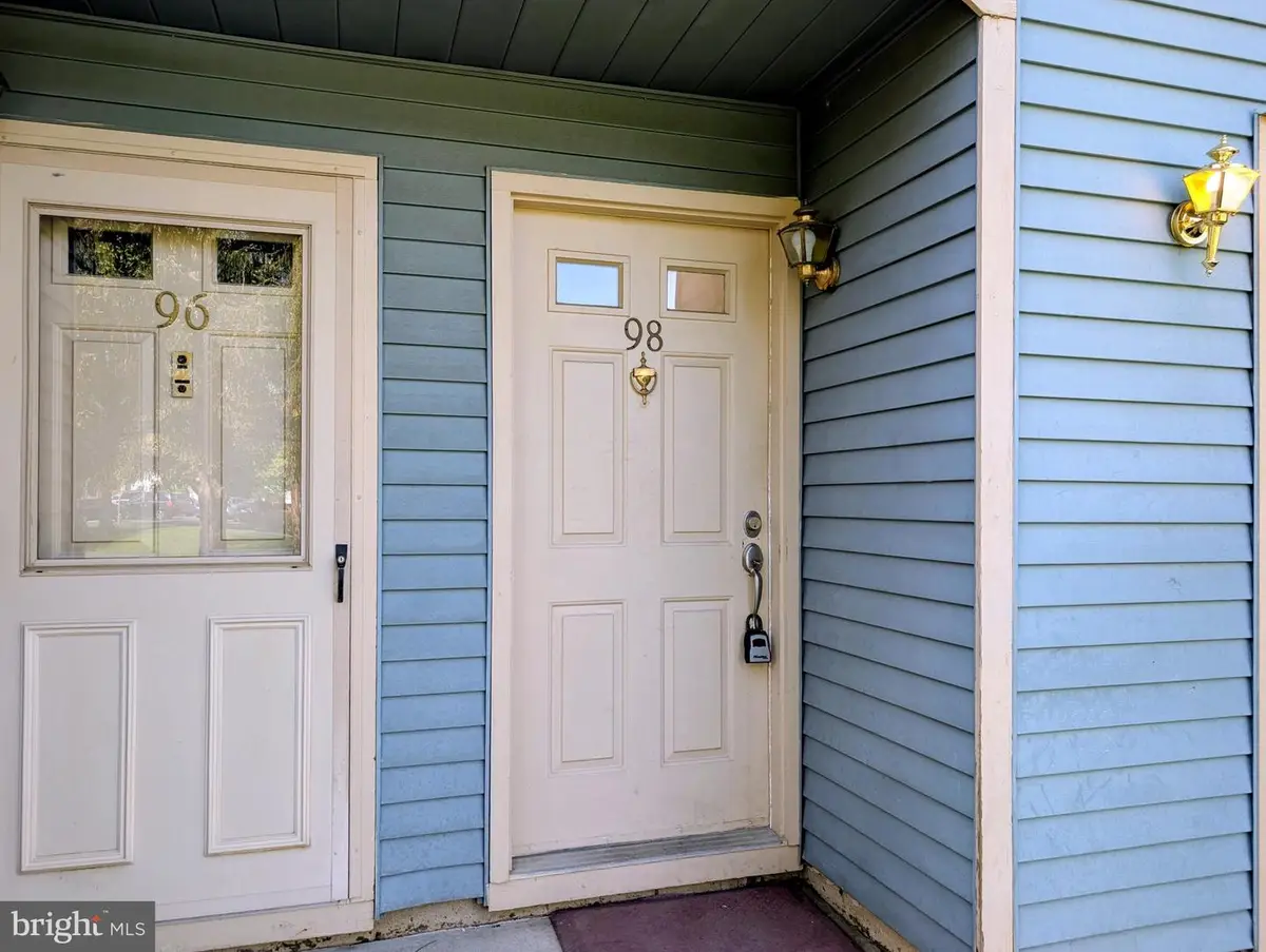 98 Wyndham Pl, Robbinsville, NJ 08691 - #1