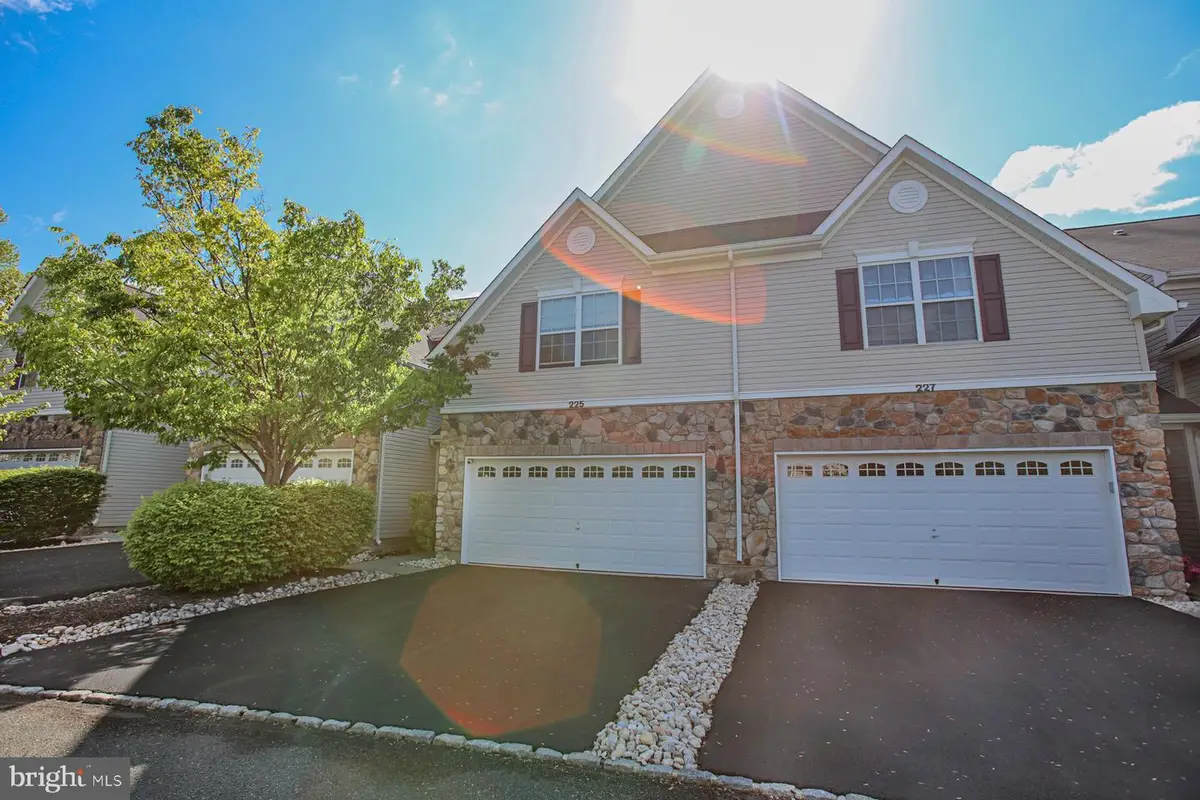 225 Brinley Dr, Pennington, NJ 08534 - #1