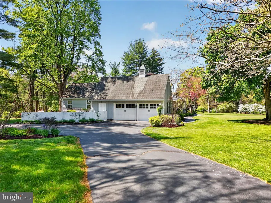 211 Penn View Dr, Pennington, NJ 08534 - #2