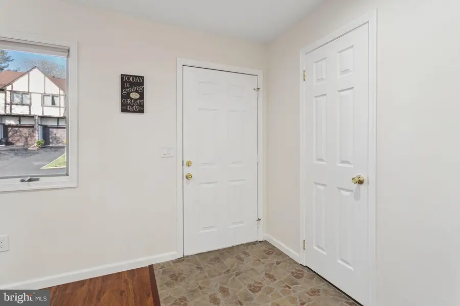 3 Cambridge Dr, Ewing, NJ 08628 - #2