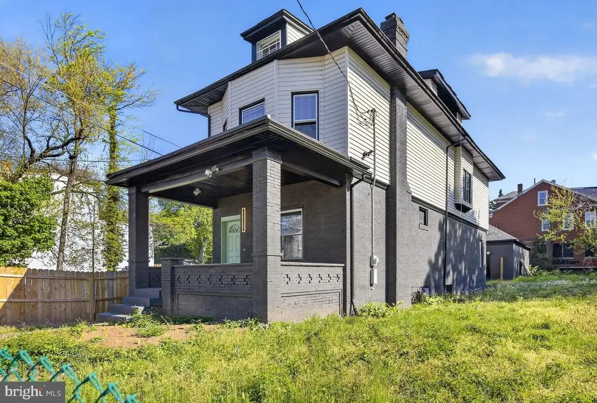 302 Bellevue Ave, Trenton, NJ 08618 - #1