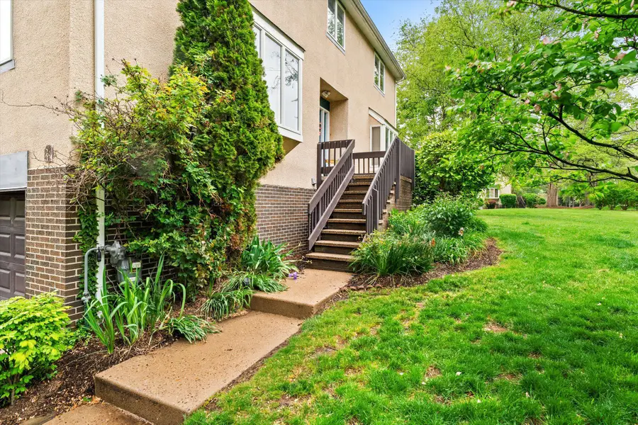 22 Exeter Ct, Princeton, NJ 08540 - #2