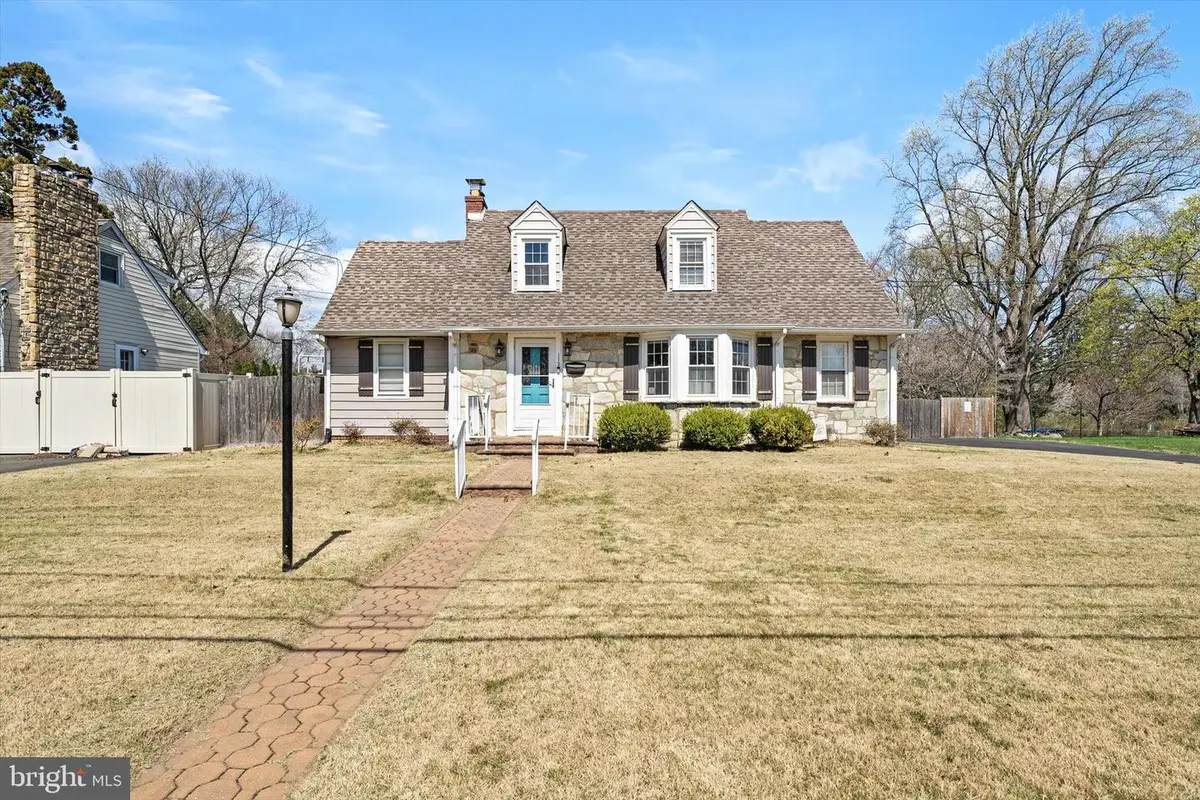 112 Summit Ave, Trenton, NJ 08628 - #1