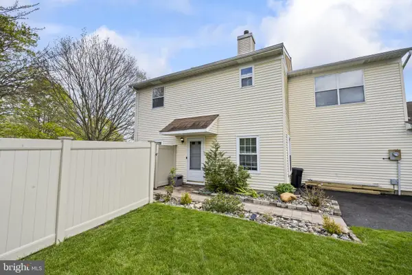 33 Spyglass Ct, EAST WINDSOR, NJ 08520