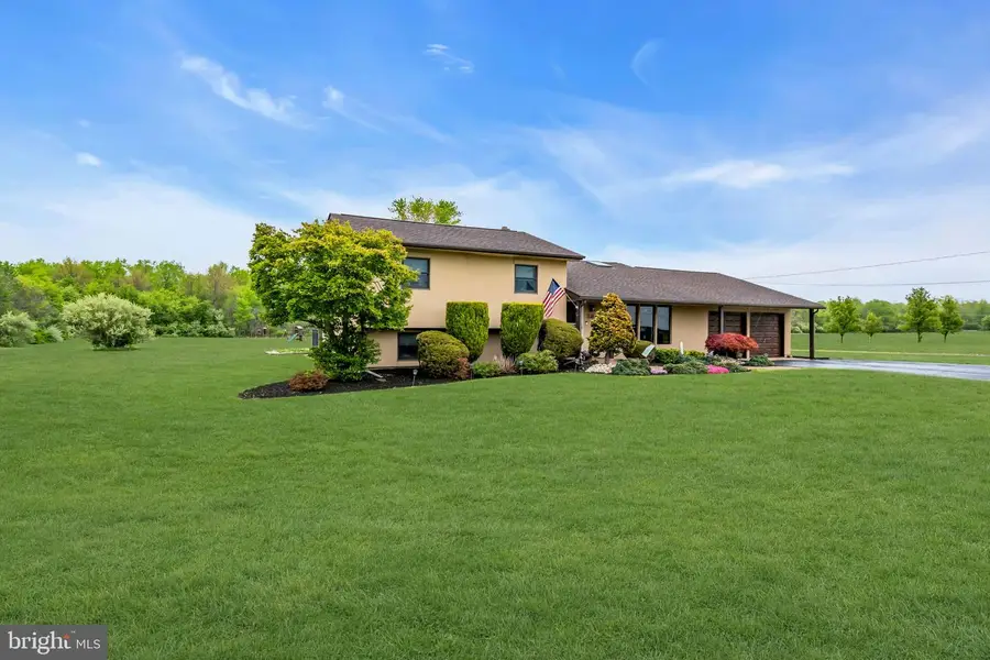 81 Sharon Rd, Robbinsville, NJ 08691 - #2