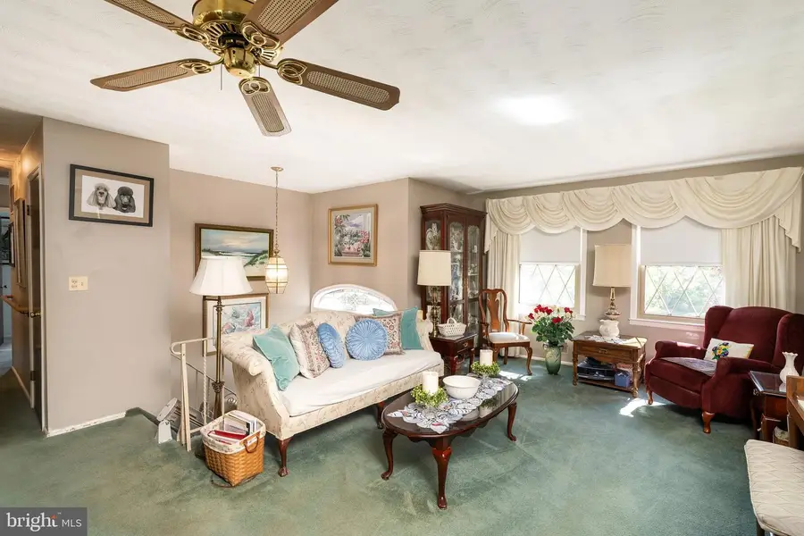 8 Heritage Way, Lawrence, NJ 08648 - #3