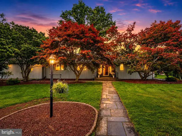17 Azalea Way, HAMILTON, NJ 08690