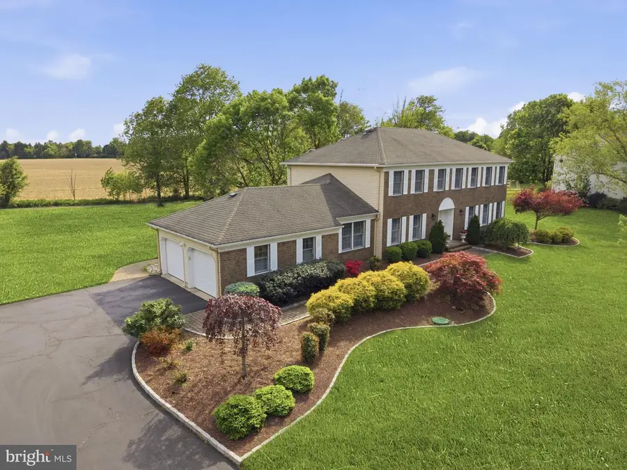 16 Providence Dr, Princeton Junction, NJ 08550 - #3