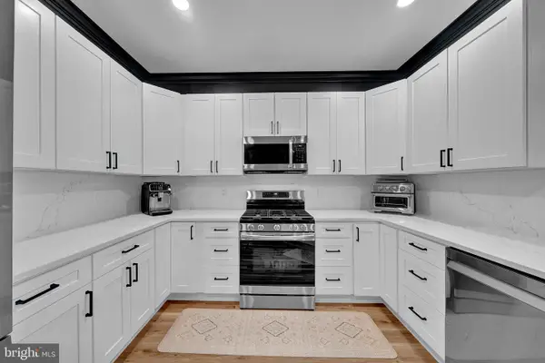 126 Timberlake Dr, EWING, NJ 08618