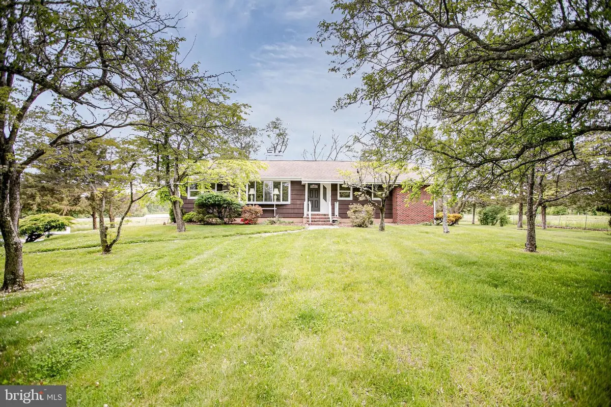 392 Extonville Rd, Allentown, NJ 08501 - #1