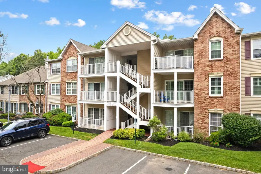 77 Cheverny Ct, Hamilton, NJ 08619 - #2