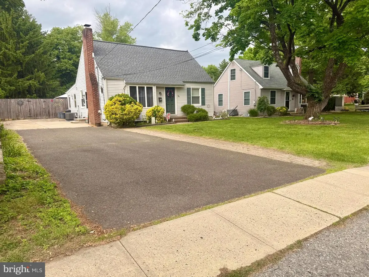 90 Grandview Ave, Hamilton, NJ 08620 - #1