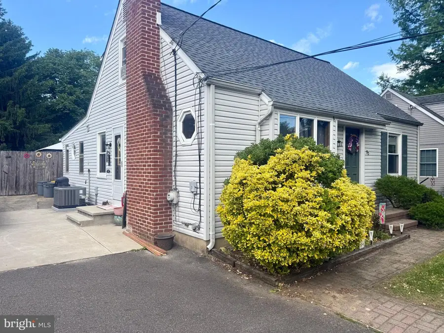 90 Grandview Ave, Hamilton, NJ 08620 - #3