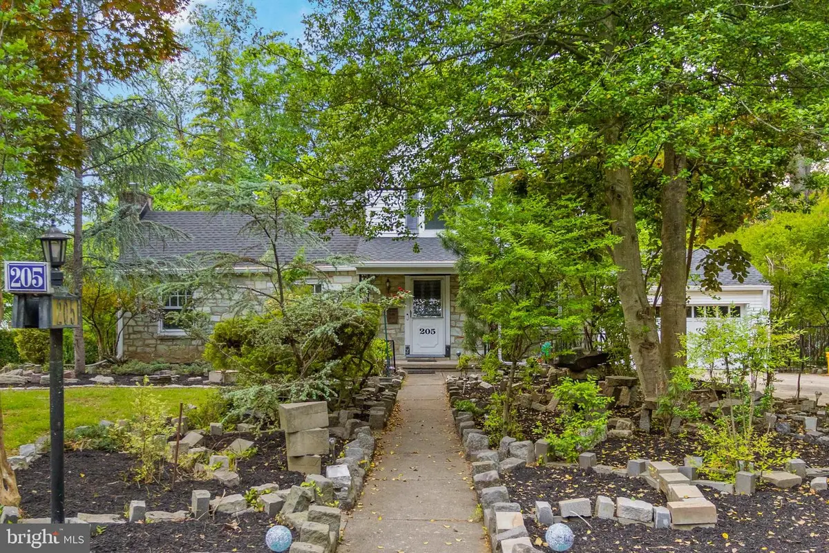 205 Cornwall Ave, Trenton, NJ 08618 - #1