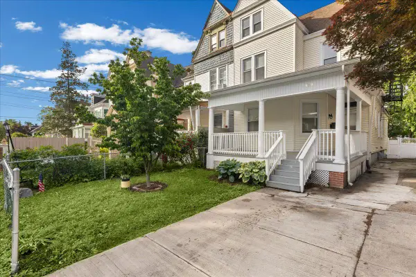 919 Carteret Ave, TRENTON, NJ 08618