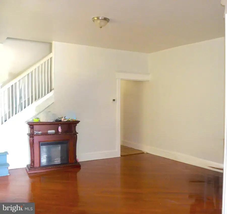 1521 Hamilton Ave, Trenton, NJ 08629 - #2