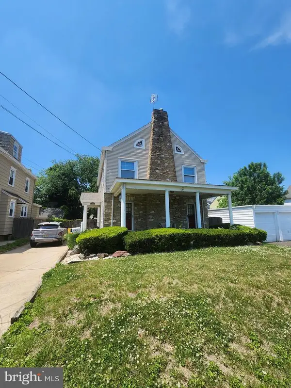 21 Lake Ave, HAMILTON, NJ 08610