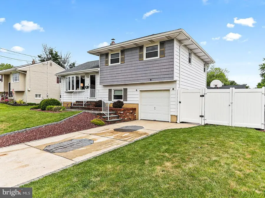 34 Gary Dr, Hamilton, NJ 08690 - #2