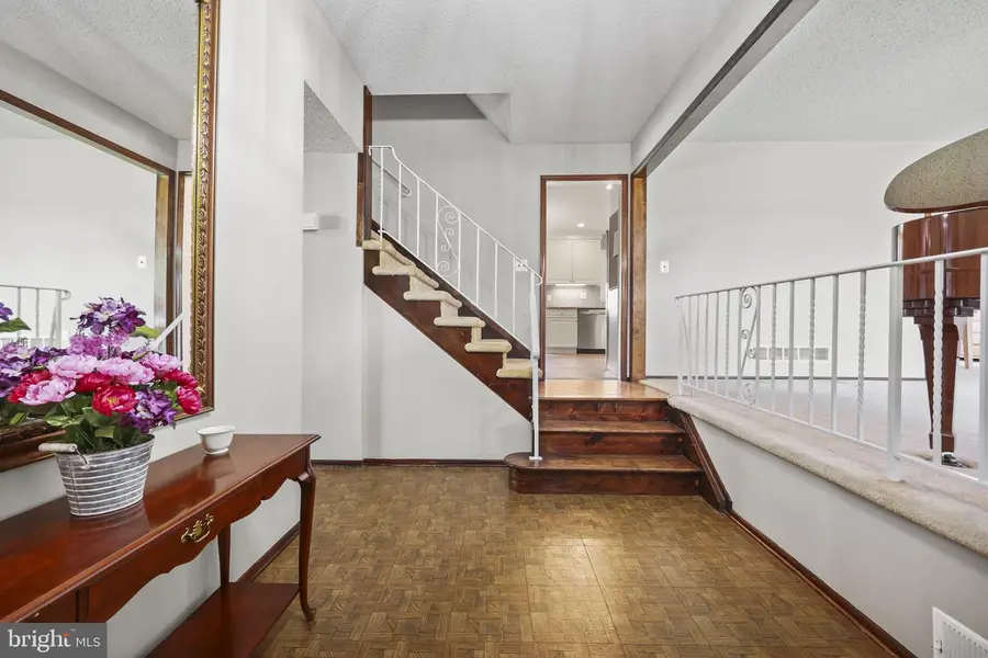 33 Ray Dwier Dr, Hamilton, NJ 08690 - #3