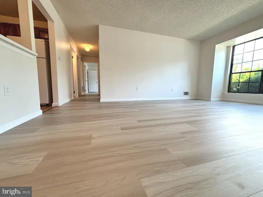 27 Joyner Ct, Lawrenceville, NJ 08648 - #2