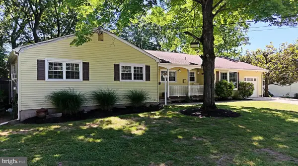 5 Royal Oak Rd, LAWRENCE TOWNSHIP, NJ 08648