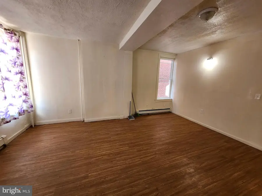 1059 S Clinton Ave, Trenton, NJ 08611 - #2