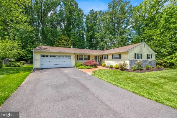 40 Pine Knoll Dr, LAWRENCE TOWNSHIP, NJ 08648