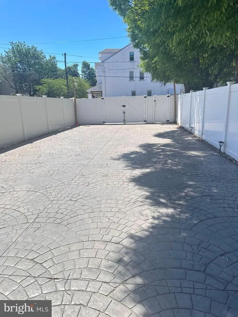 717 Hamilton Ave, Trenton, NJ 08629 - #3
