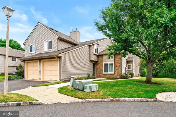114 Teal Ct, EAST WINDSOR, NJ 08520