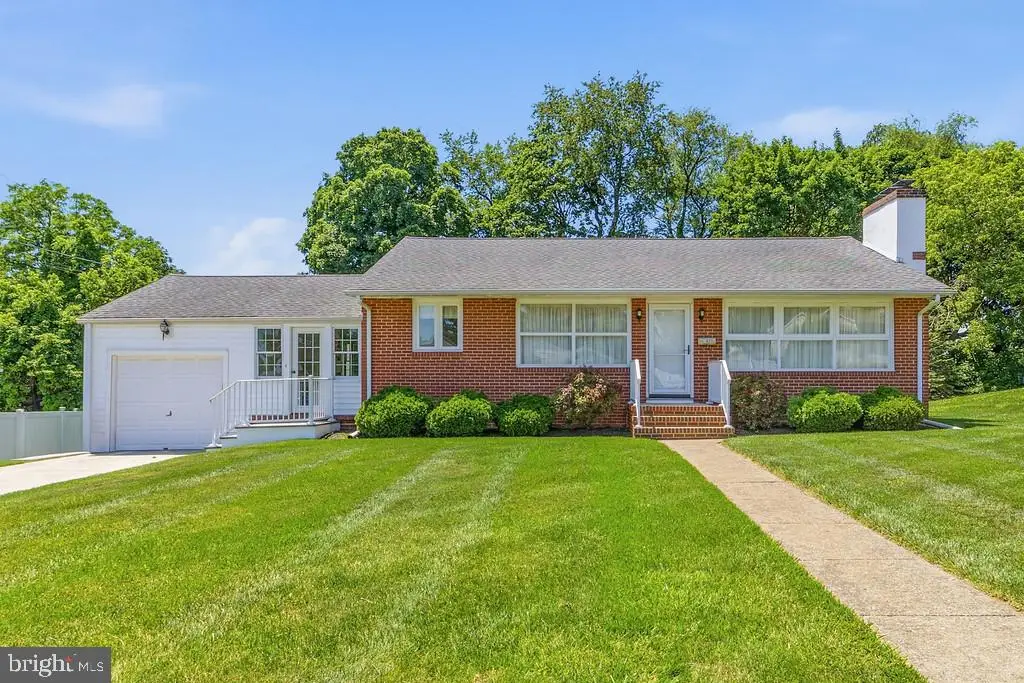 102 Glenview Dr, Lawrence, NJ 08648 - #1