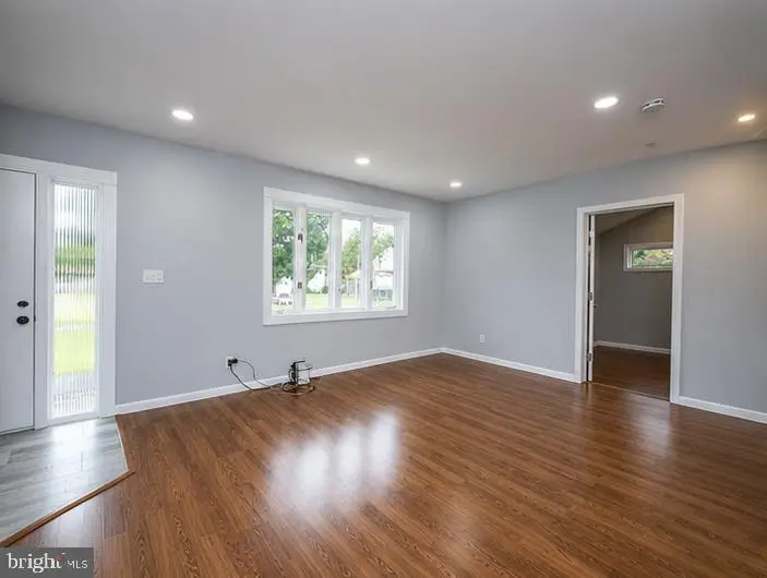 413 Paxson Ave, Trenton, NJ 08690 - #2