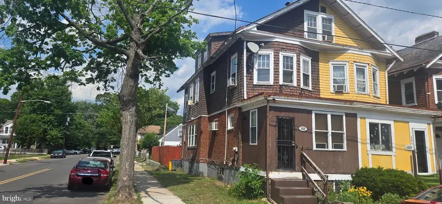 302 Cleveland Ave, Trenton, NJ 08629 - #2