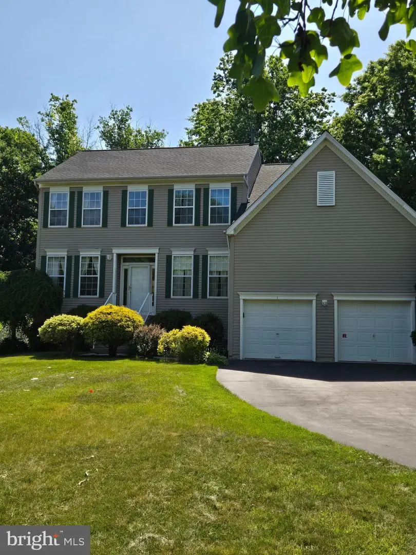 1 Warwick Pl, East Windsor, NJ 08520 - #3