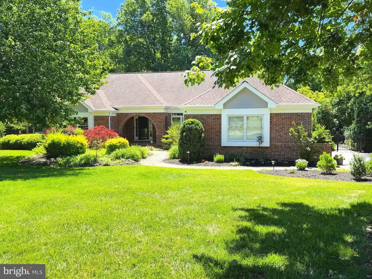 4 Hedge Row, Lawrence, NJ 08648 - #1