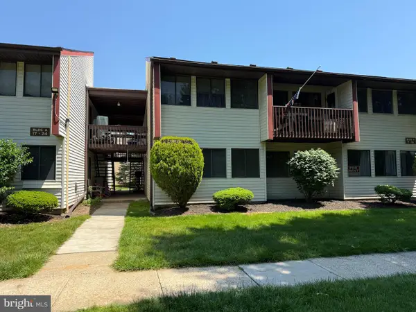 A-19 Avon Dr, HIGHTSTOWN, NJ 08520