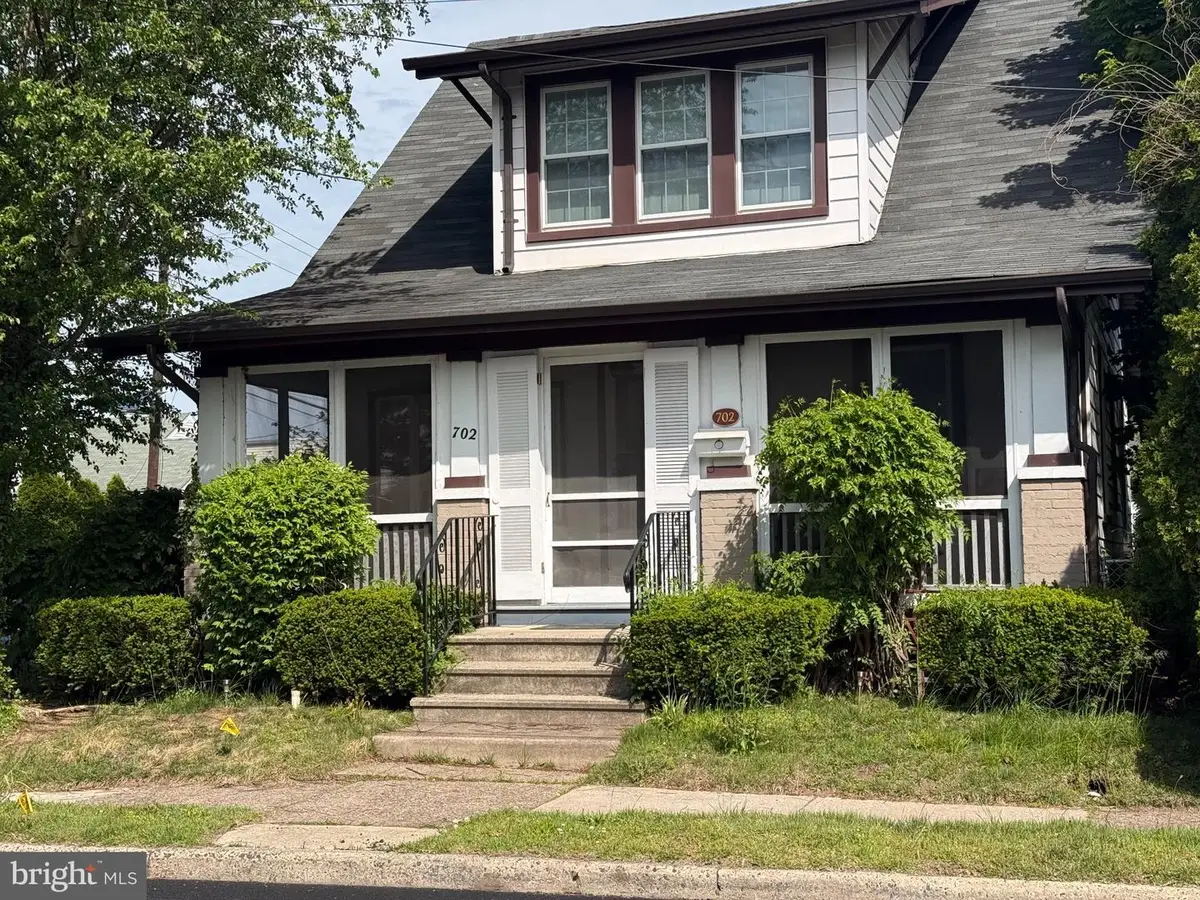 702 E Howell St, Hamilton, NJ 08610 - #1