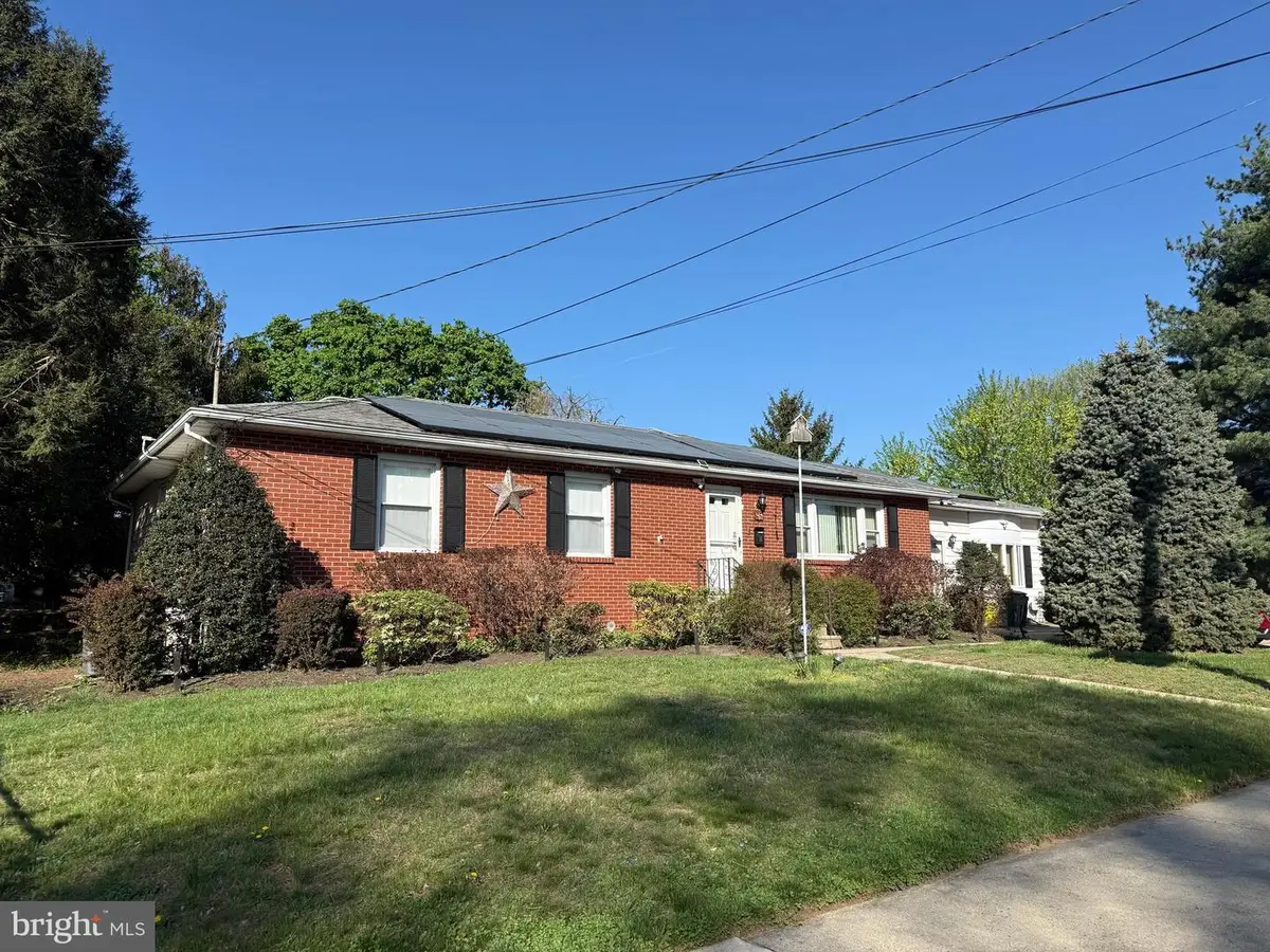 65 Arbor Ave, Hamilton, NJ 08619 - #1