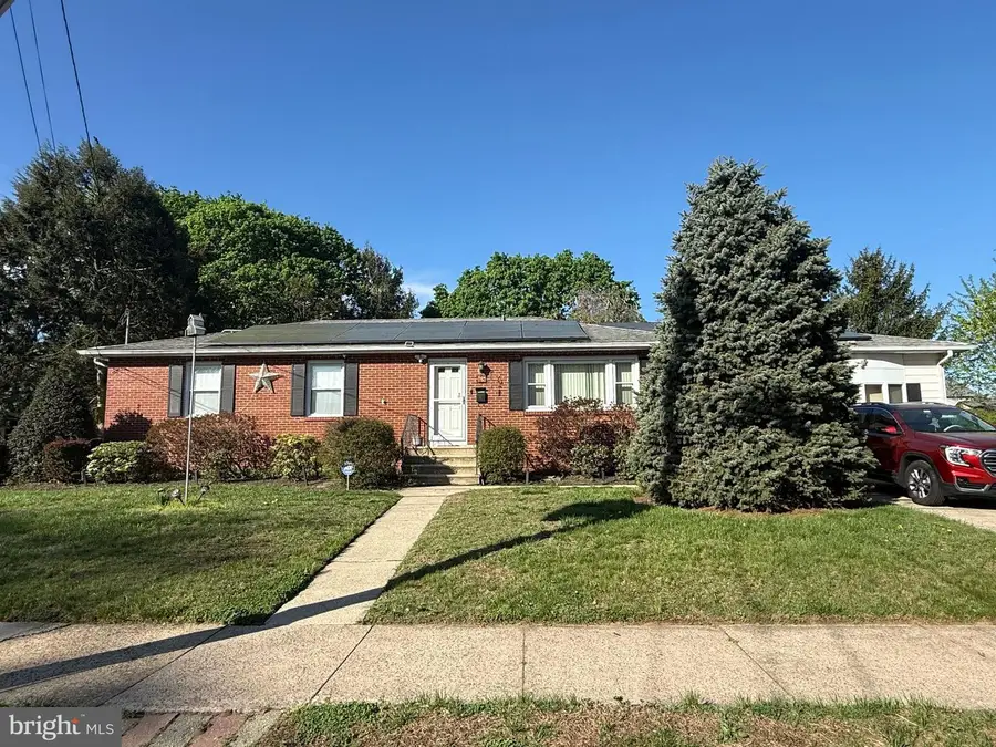 65 Arbor Ave, Hamilton, NJ 08619 - #2