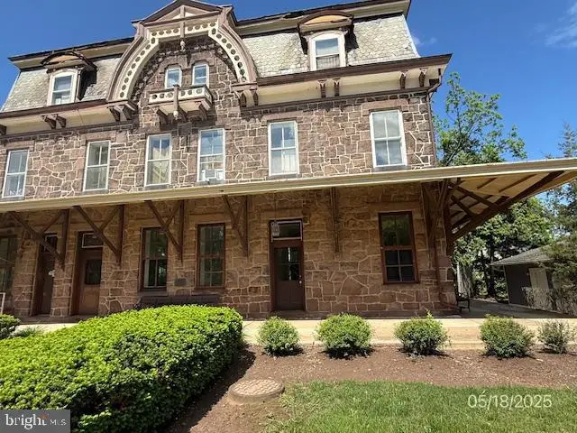 16 Railroad Pl, Pennington, NJ 08534 - #1