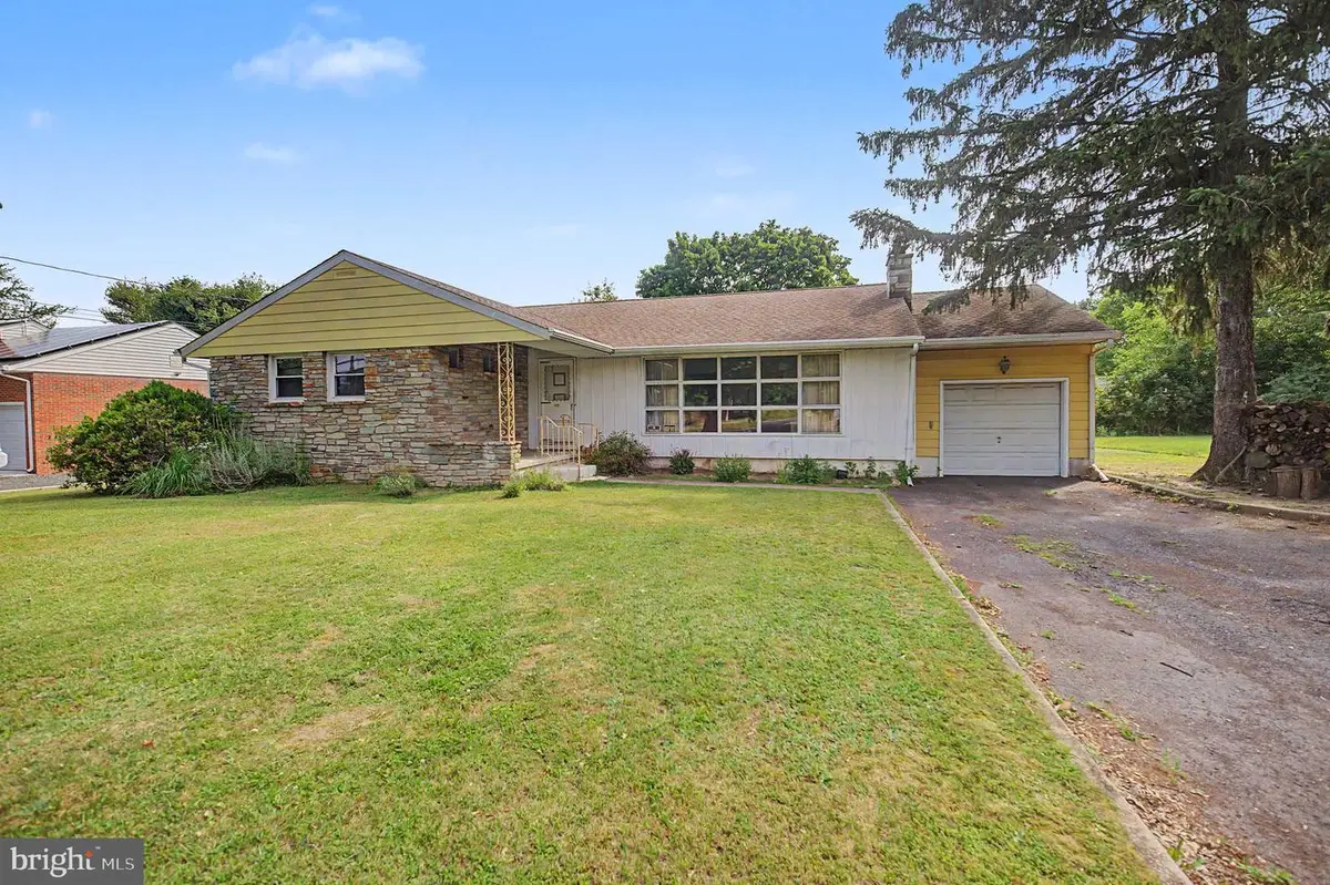 2232 Pennington Rd, Trenton, NJ 08638 - #1