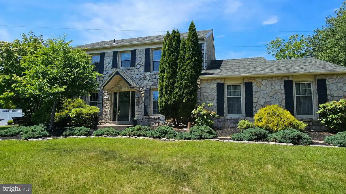 21 Winthrop Rd, Lawrenceville, NJ 08648 - #1