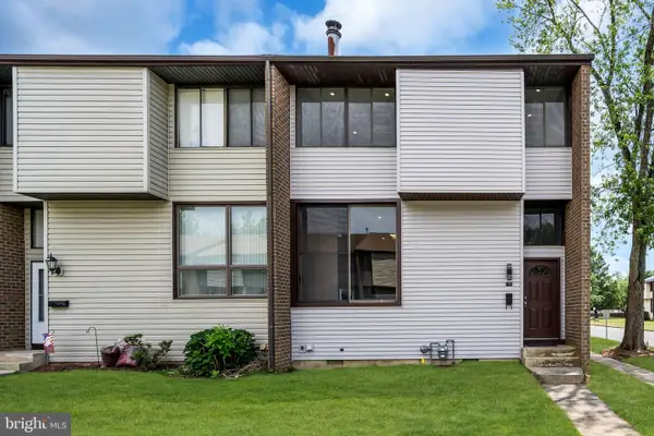 171 Hollingston Pl, EAST WINDSOR, NJ 08520