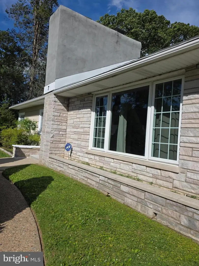 7 White Beech Ct, Ewing, NJ 08618 - #2