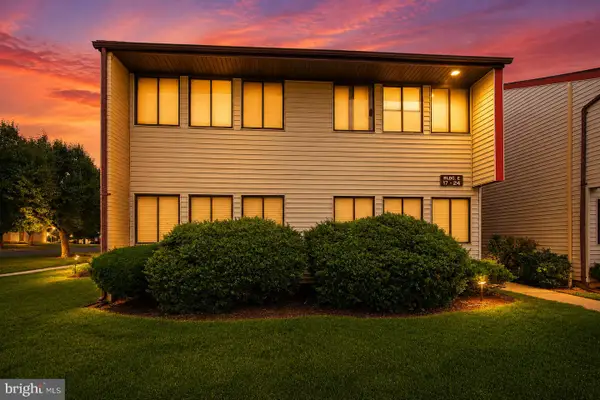 21 Avon #e, EAST WINDSOR, NJ 08520
