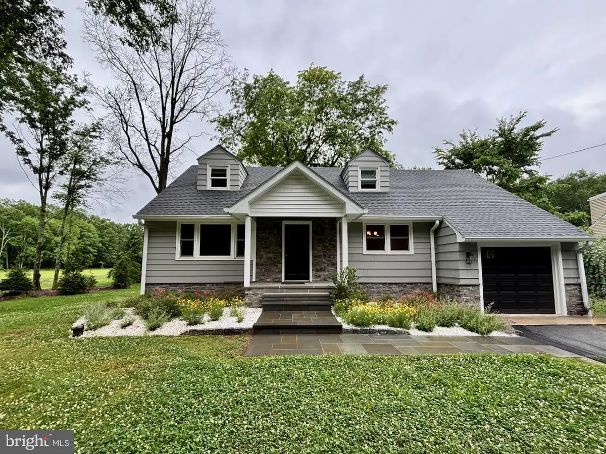 194 Hopewell Wertsville Rd, Hopewell, NJ 08525 - #1