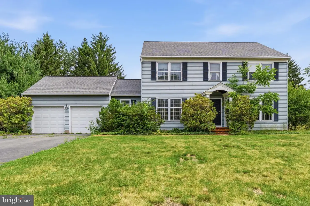 6 Abby Dr, Lawrence, NJ 08648 - #1