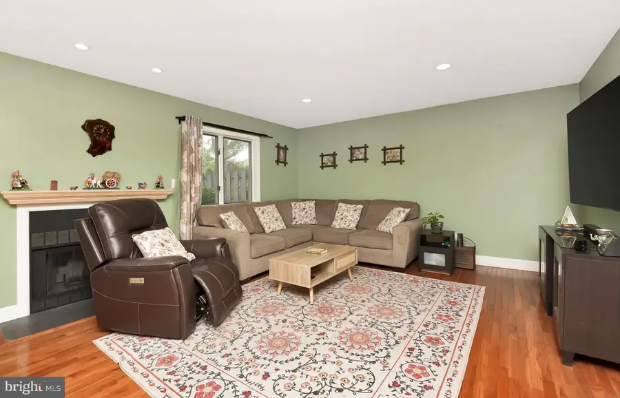 19 Exeter Ct, Princeton, NJ 08540 - #2